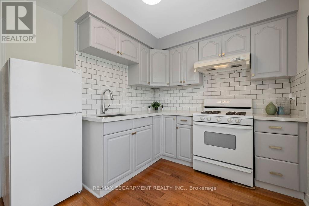 406 Margueretta Street, Toronto, ON - Indoor Photo Showing Kitchen