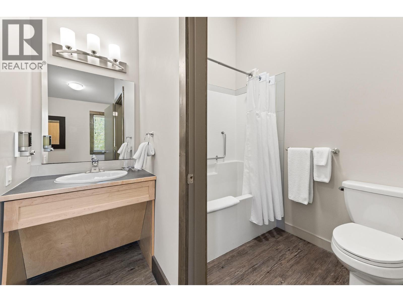 360 Strayhorse Road Unit# L-13, Apex Mountain, BC