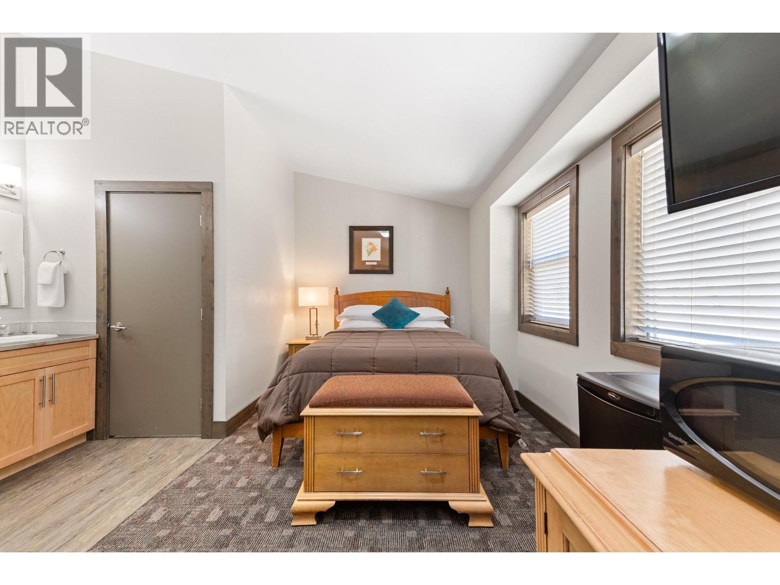 360 Strayhorse Road Unit# L-13, Apex Mountain, BC