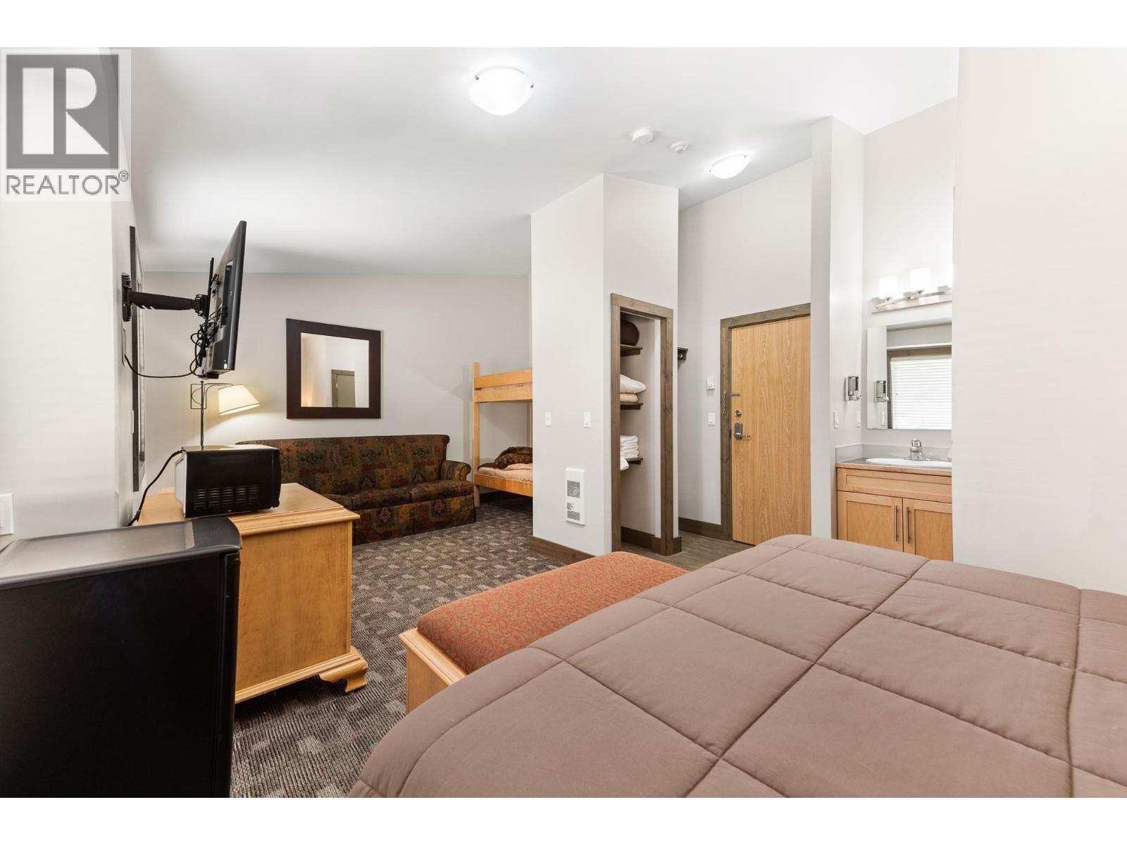 360 Strayhorse Road Unit# L-13, Apex Mountain, BC