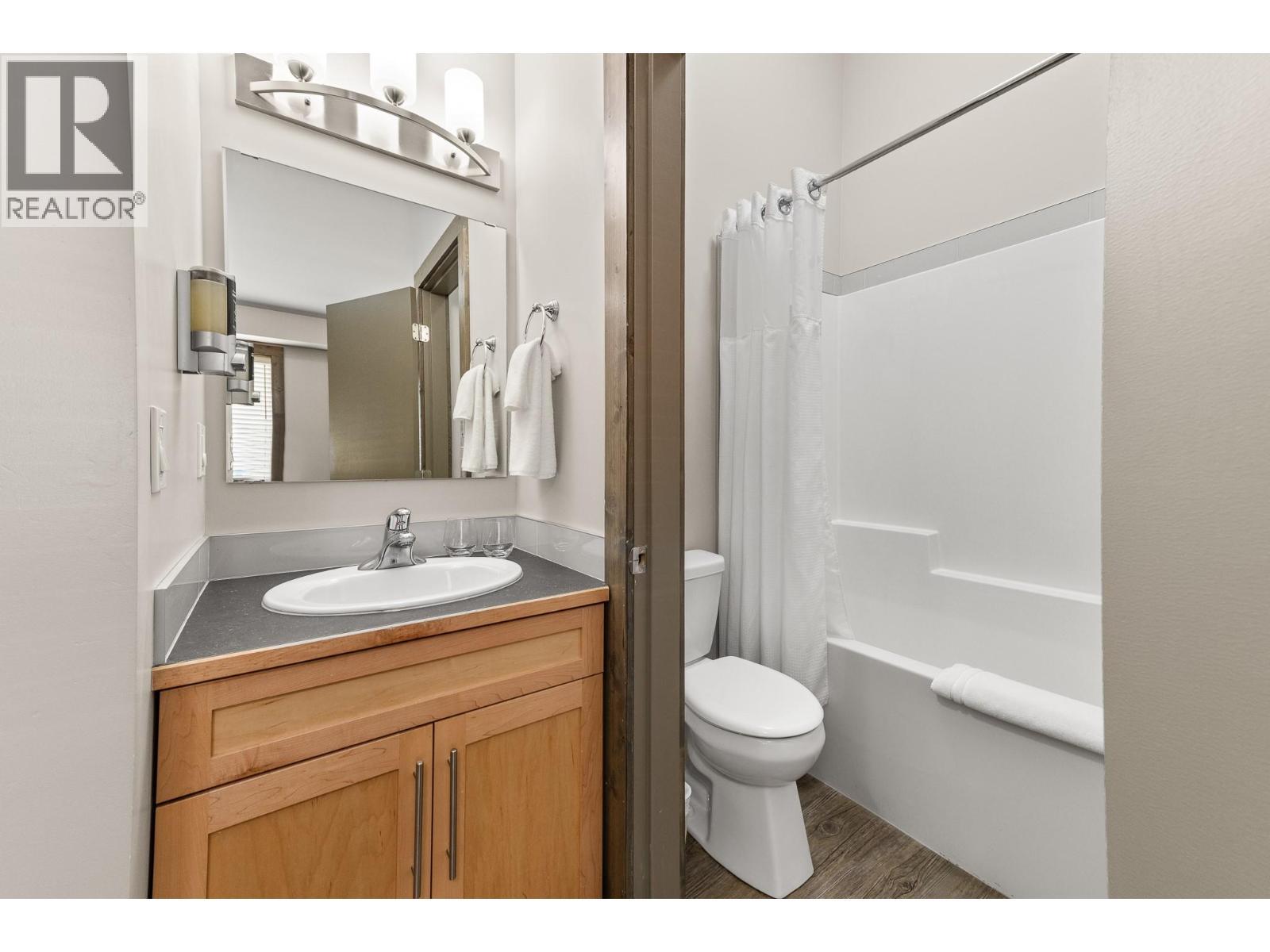 360 Strayhorse Road Unit# L-13, Apex Mountain, BC