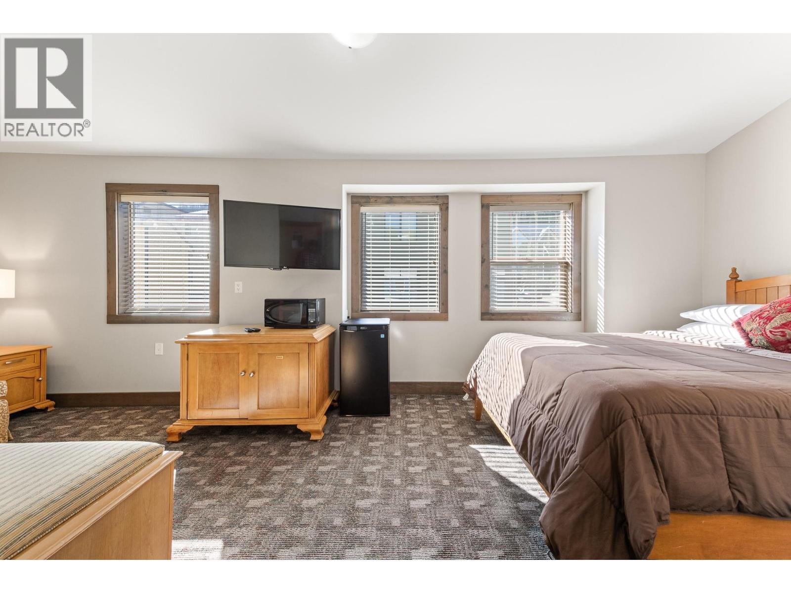 360 Strayhorse Road Unit# L-13, Apex Mountain, BC