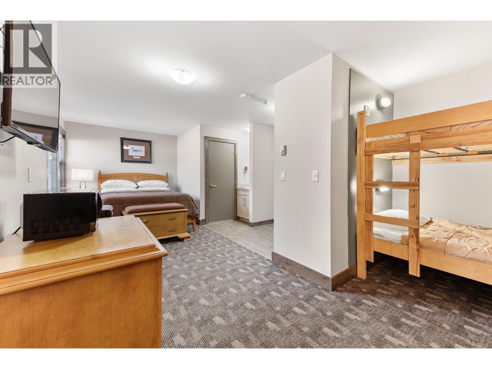 360 Strayhorse Road Unit# L-13, Apex Mountain, BC