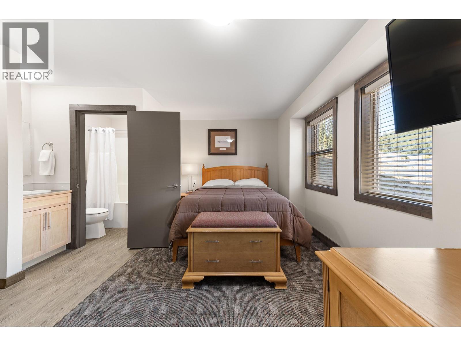 360 Strayhorse Road Unit# L-13, Apex Mountain, BC