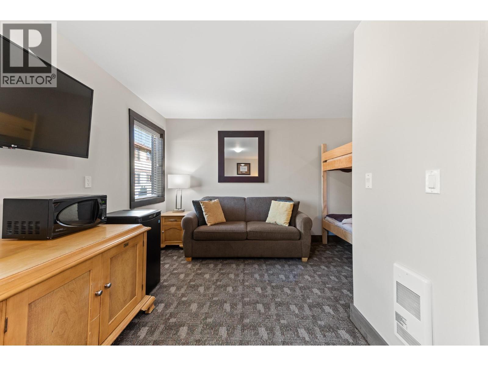 360 Strayhorse Road Unit# L-13, Apex Mountain, BC