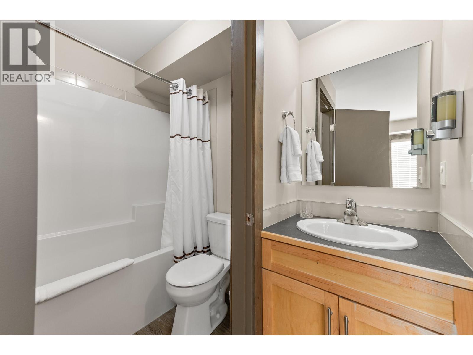 360 Strayhorse Road Unit# L-13, Apex Mountain, BC