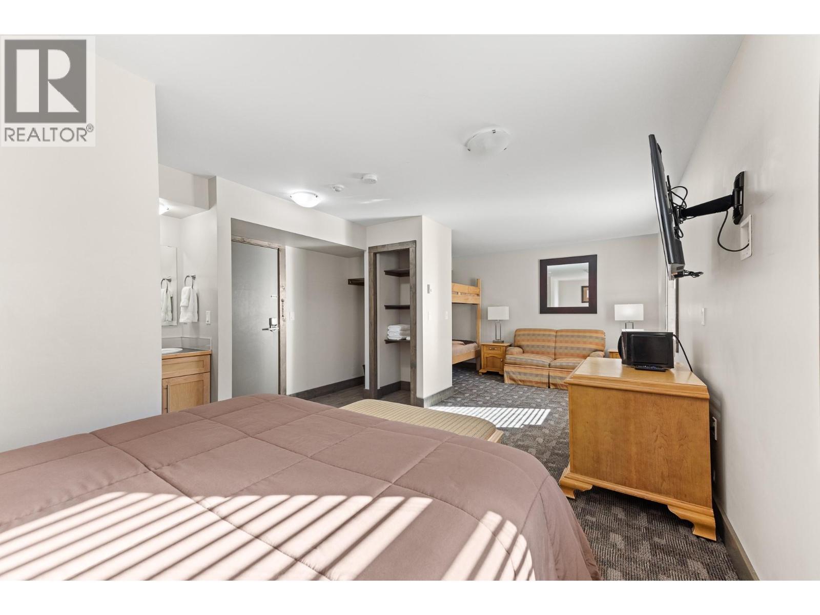 360 Strayhorse Road Unit# L-13, Apex Mountain, BC