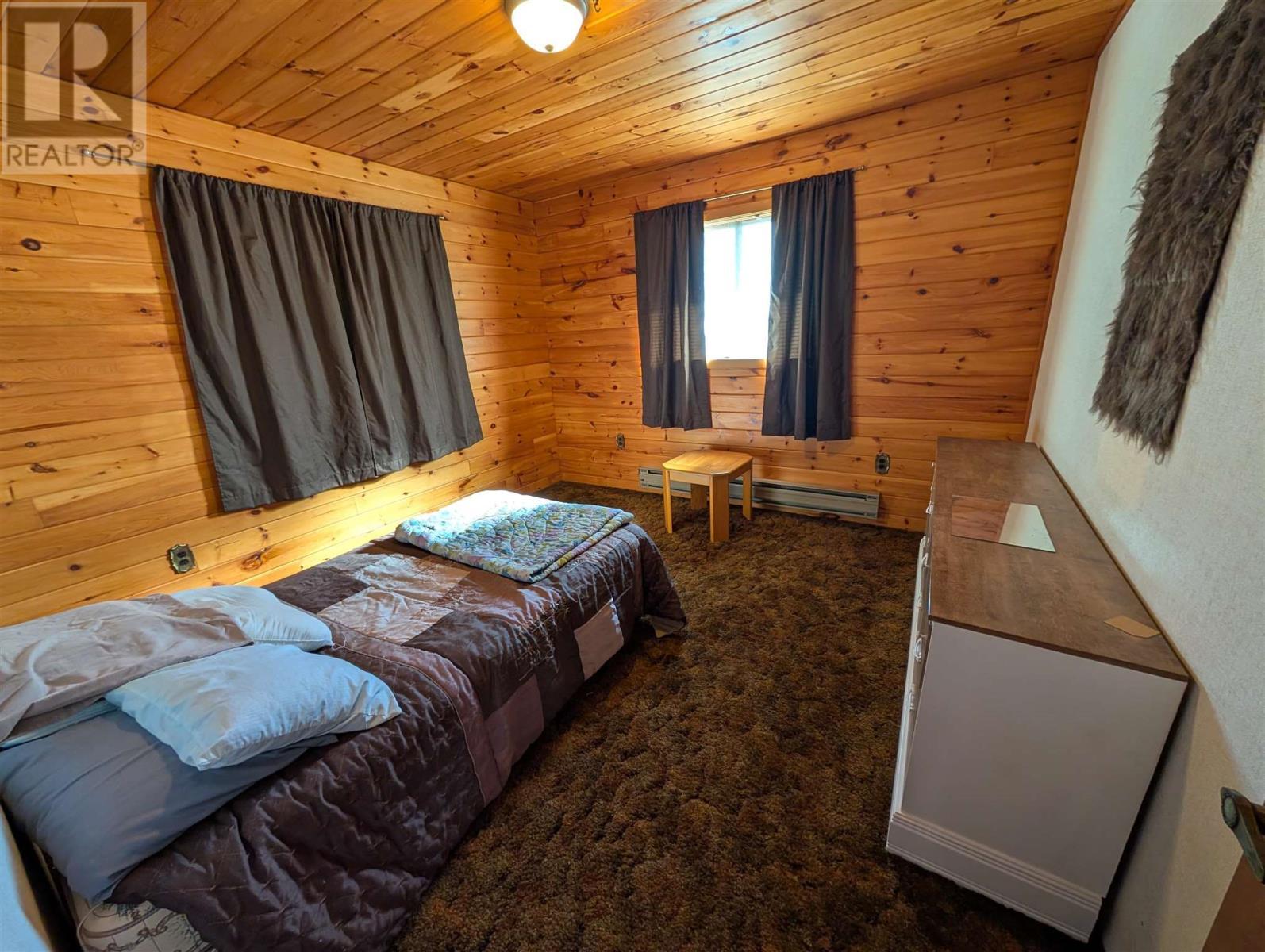 27B Long Beach Rd, Wawa, ON - Indoor Photo Showing Bedroom