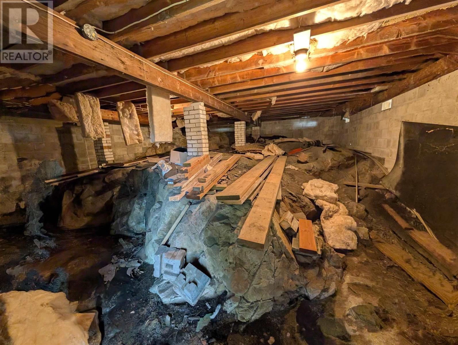 27B Long Beach Rd, Wawa, ON - Indoor