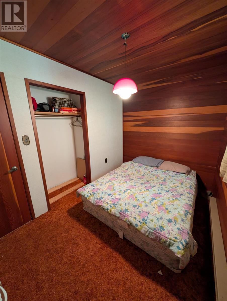 27B Long Beach Rd, Wawa, ON - Indoor Photo Showing Bedroom