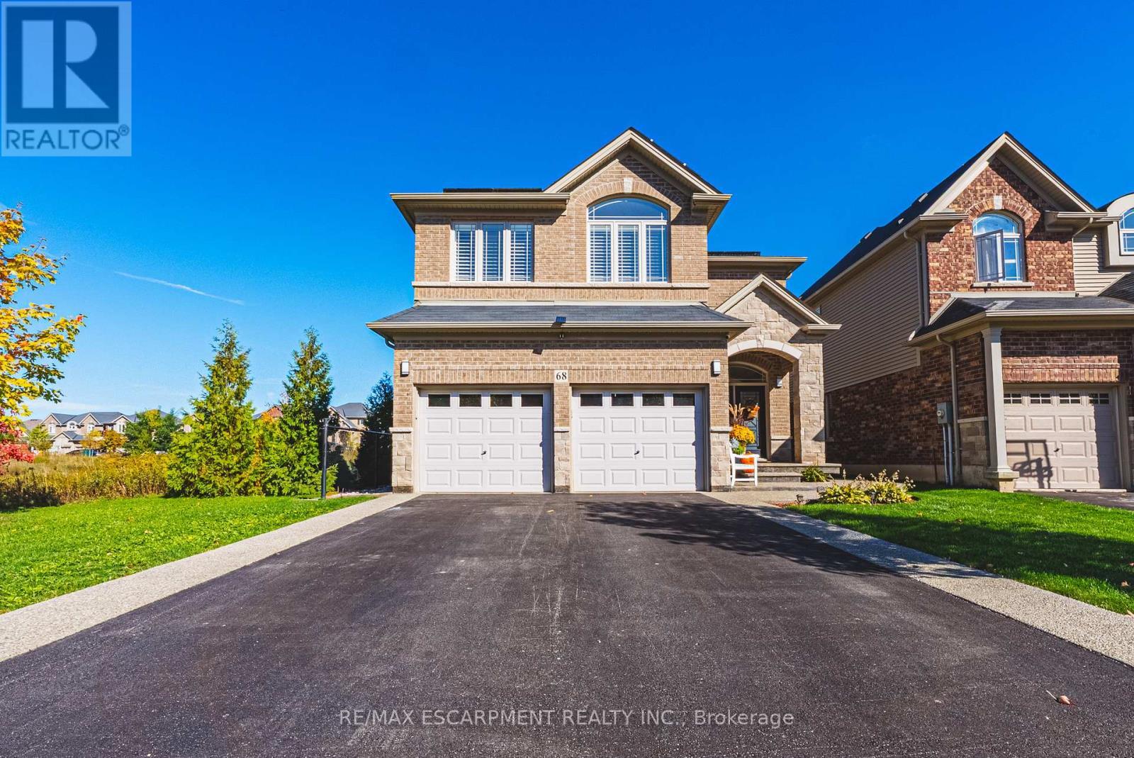 68 Kinsman Drive, Hamilton, ON - Outdoor With Facade