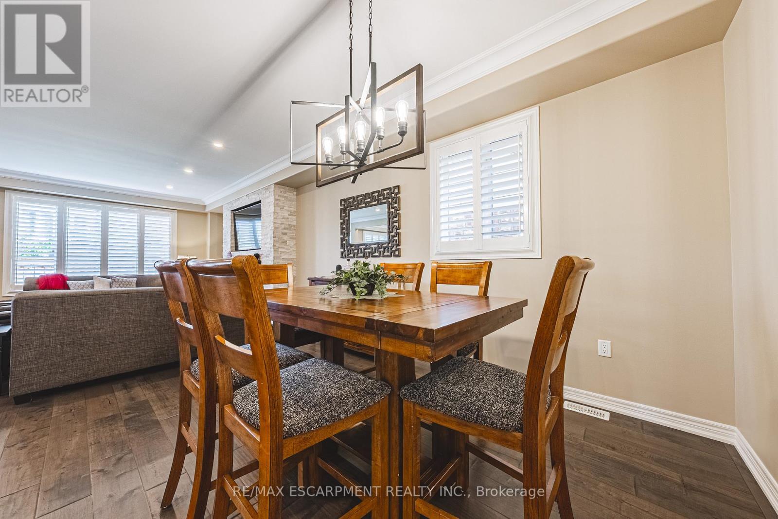 68 Kinsman Drive, Hamilton, ON - Indoor Photo Showing Dining Room