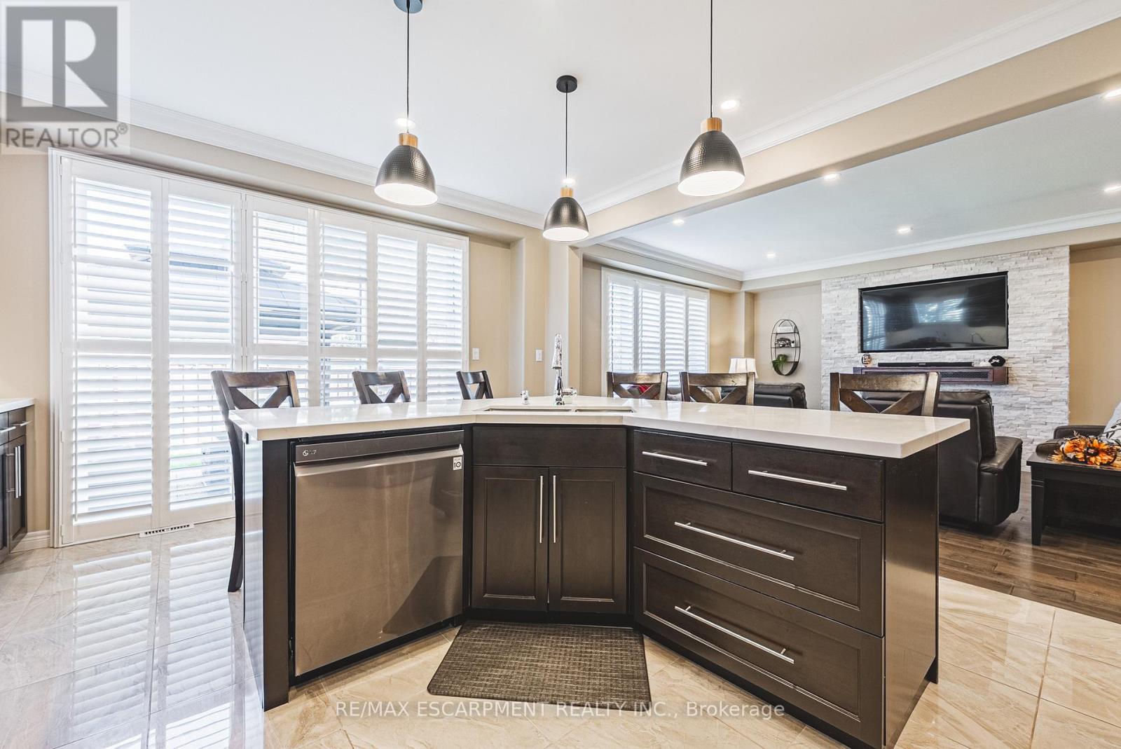 68 Kinsman Drive, Hamilton, ON - Indoor Photo Showing Kitchen