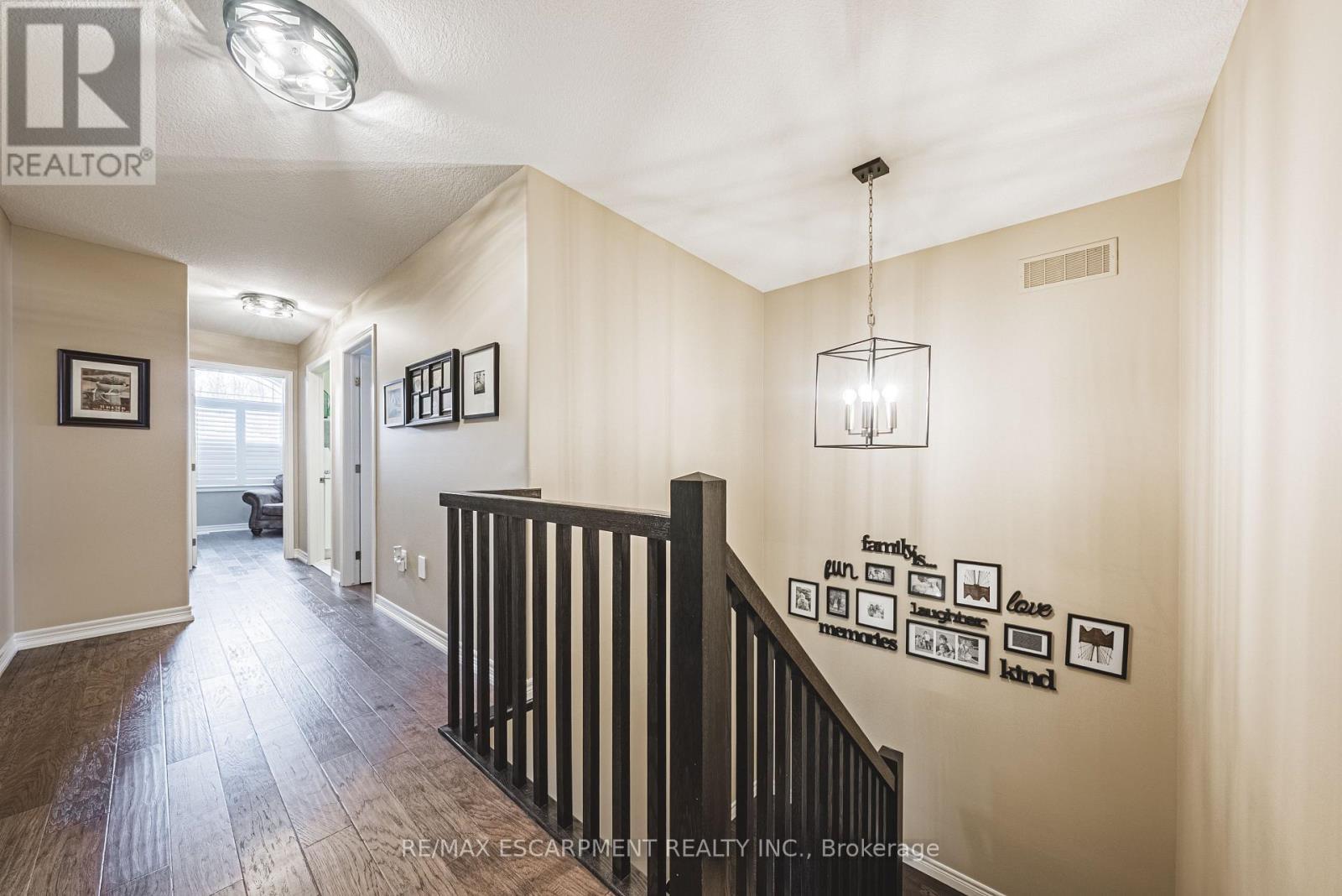 68 Kinsman Drive, Hamilton, ON - Indoor Photo Showing Other Room