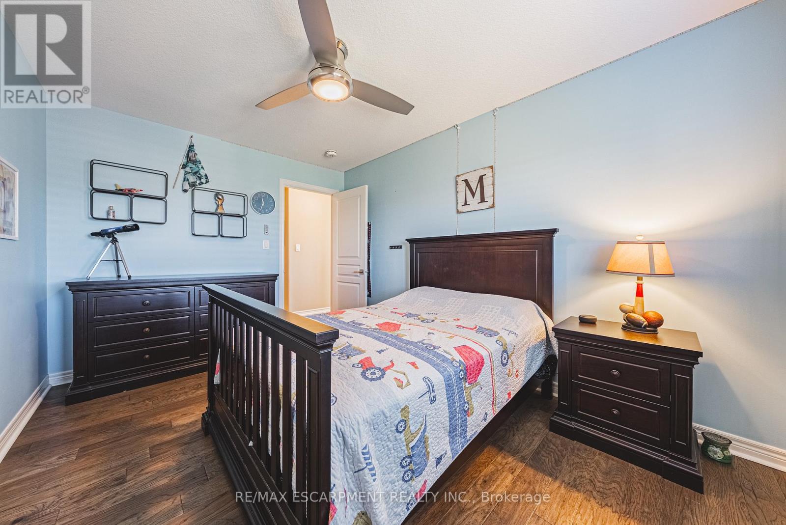 68 Kinsman Drive, Hamilton, ON - Indoor Photo Showing Bedroom