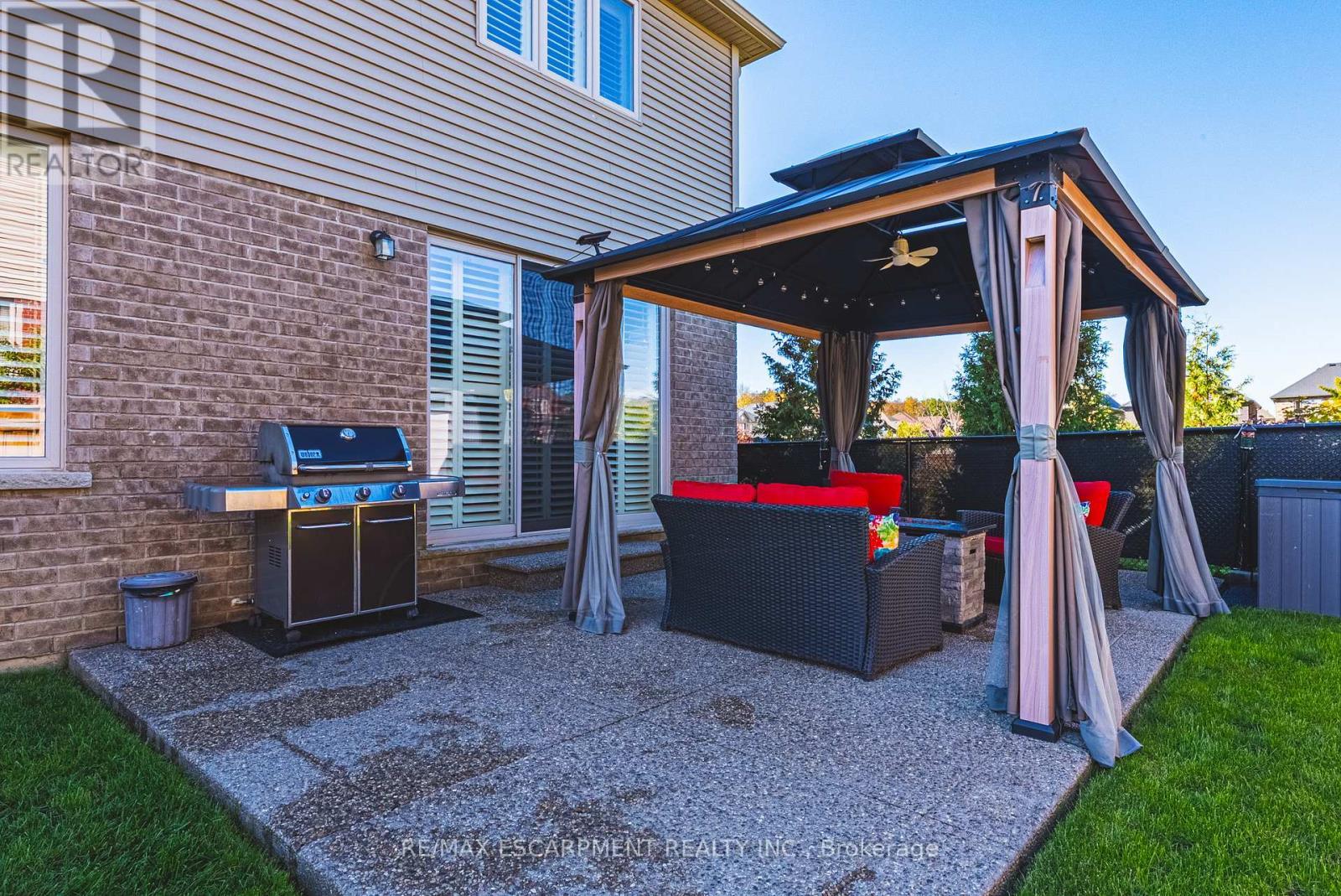 68 Kinsman Drive, Hamilton, ON - Outdoor With Exterior