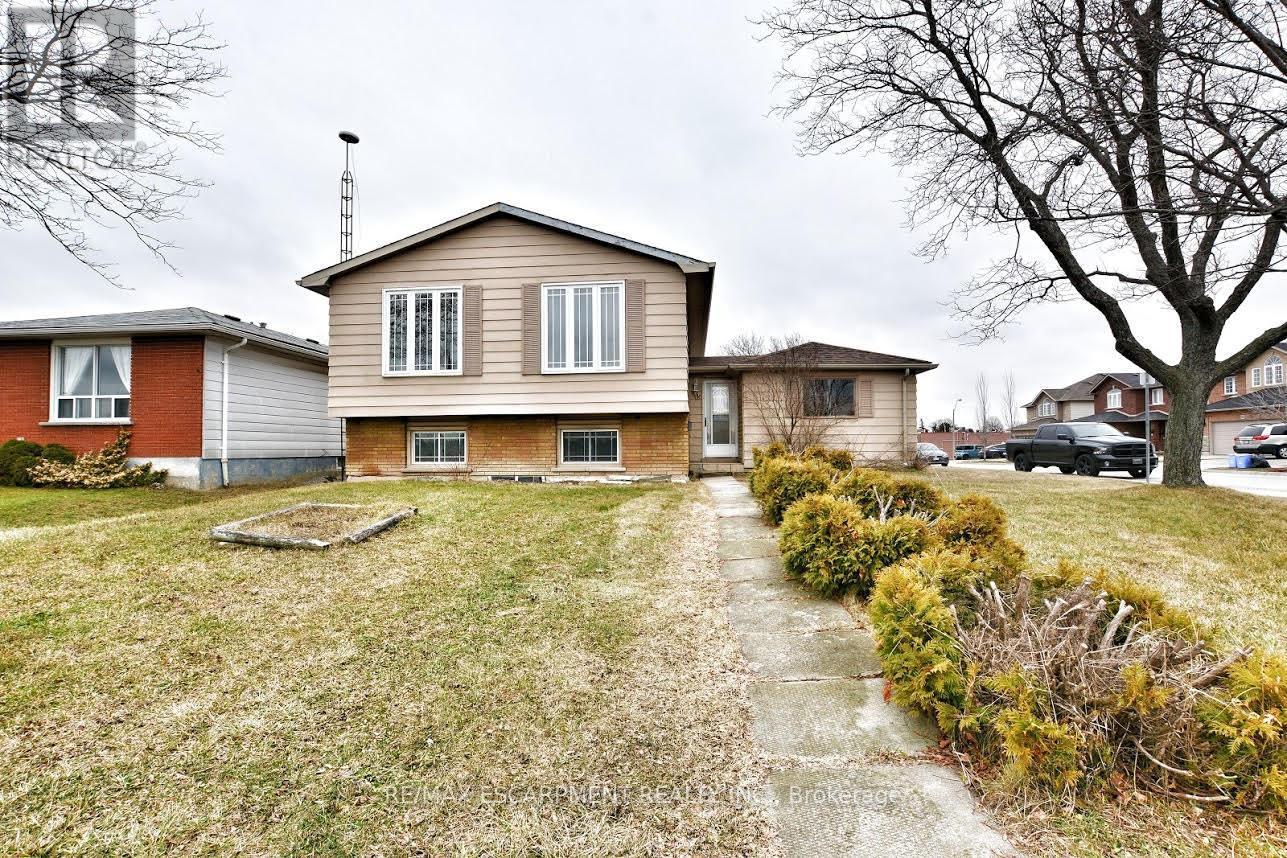 1 - 45 Edwina Place, Hamilton, ON - Outdoor