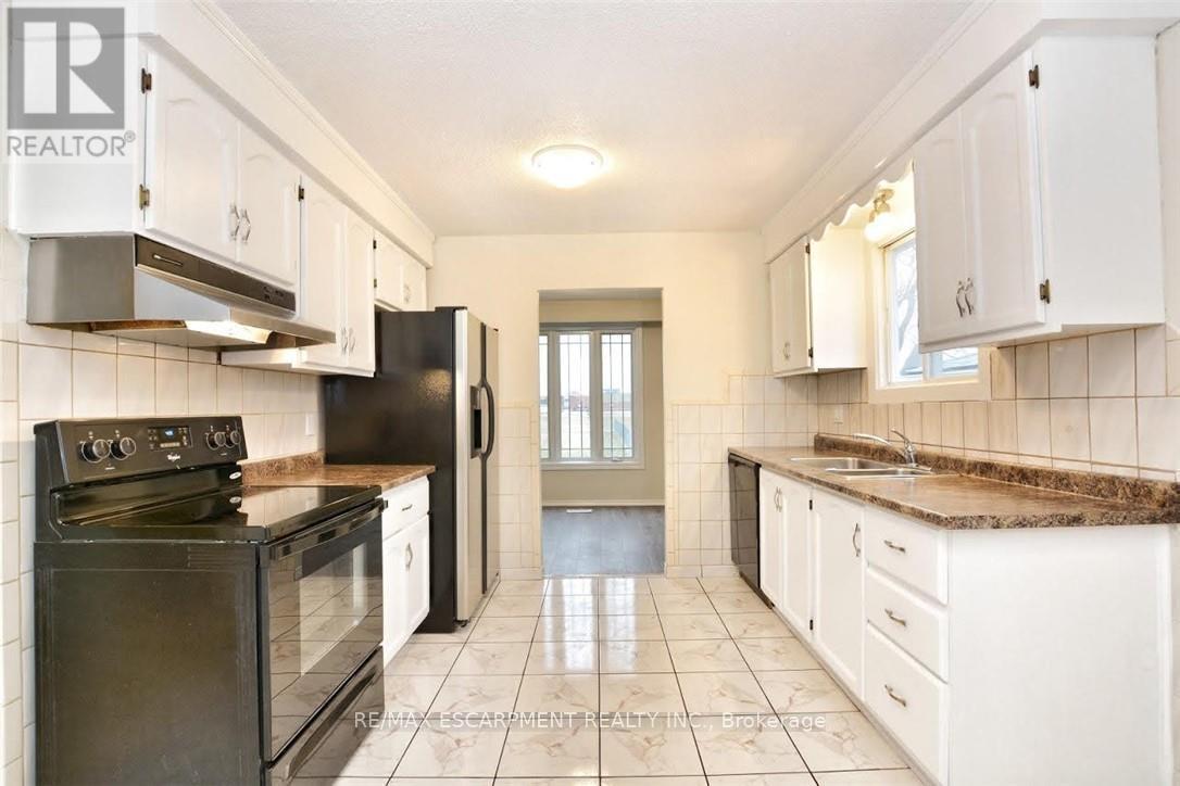 1 - 45 Edwina Place, Hamilton, ON - Indoor Photo Showing Kitchen With Double Sink