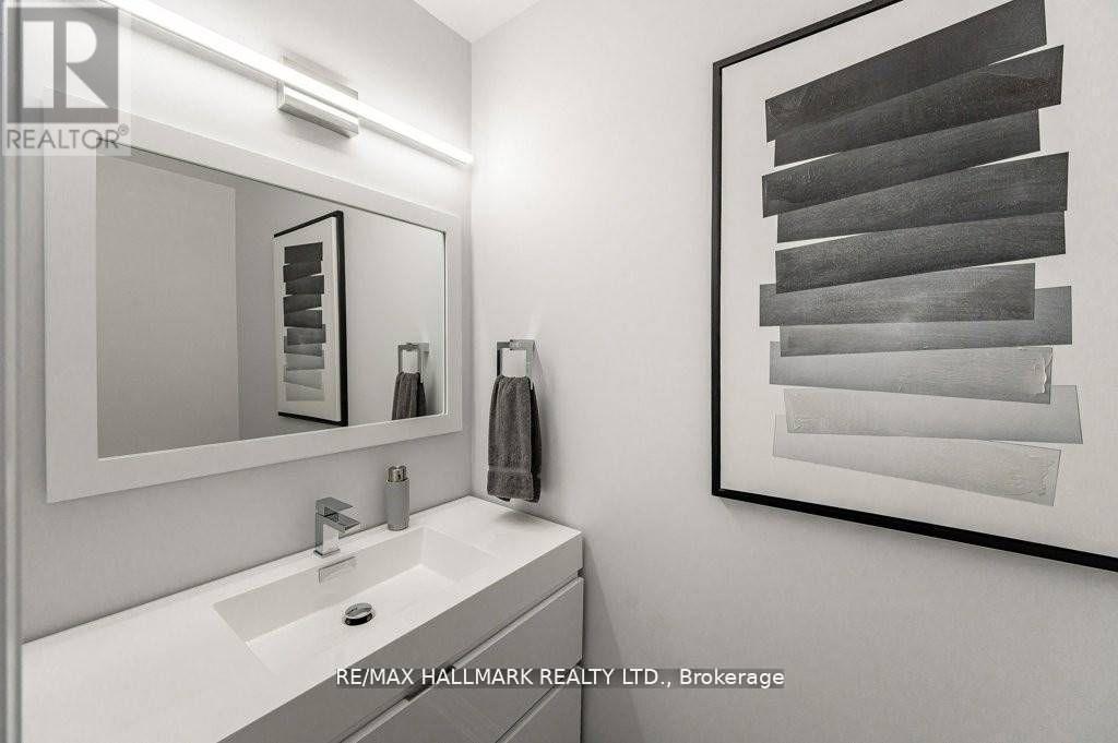 409 - 10 Concord Place, Grimsby, ON - Indoor