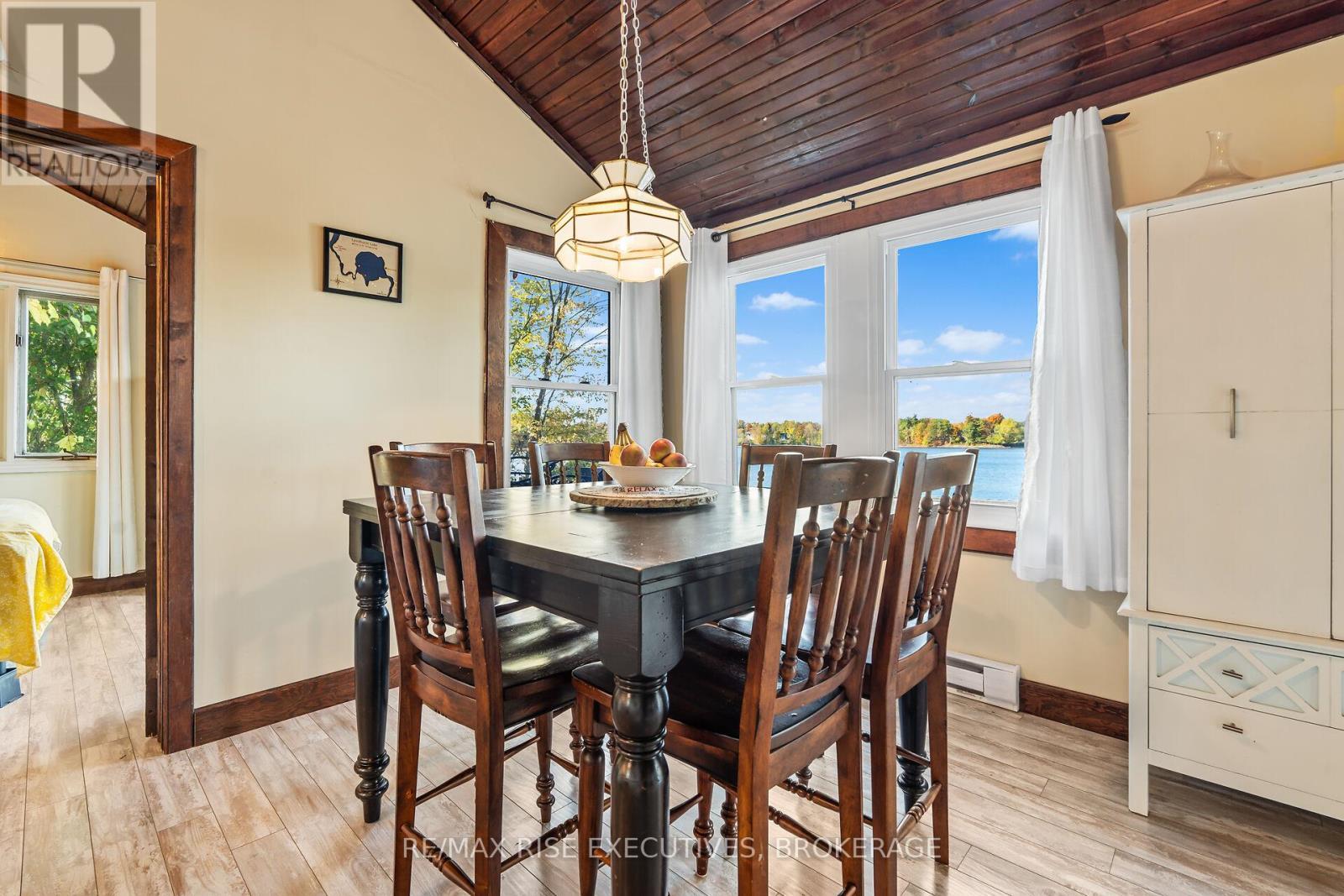 465K Lyndhurst Road, Leeds And The Thousand Islands, ON - Indoor Photo Showing Dining Room