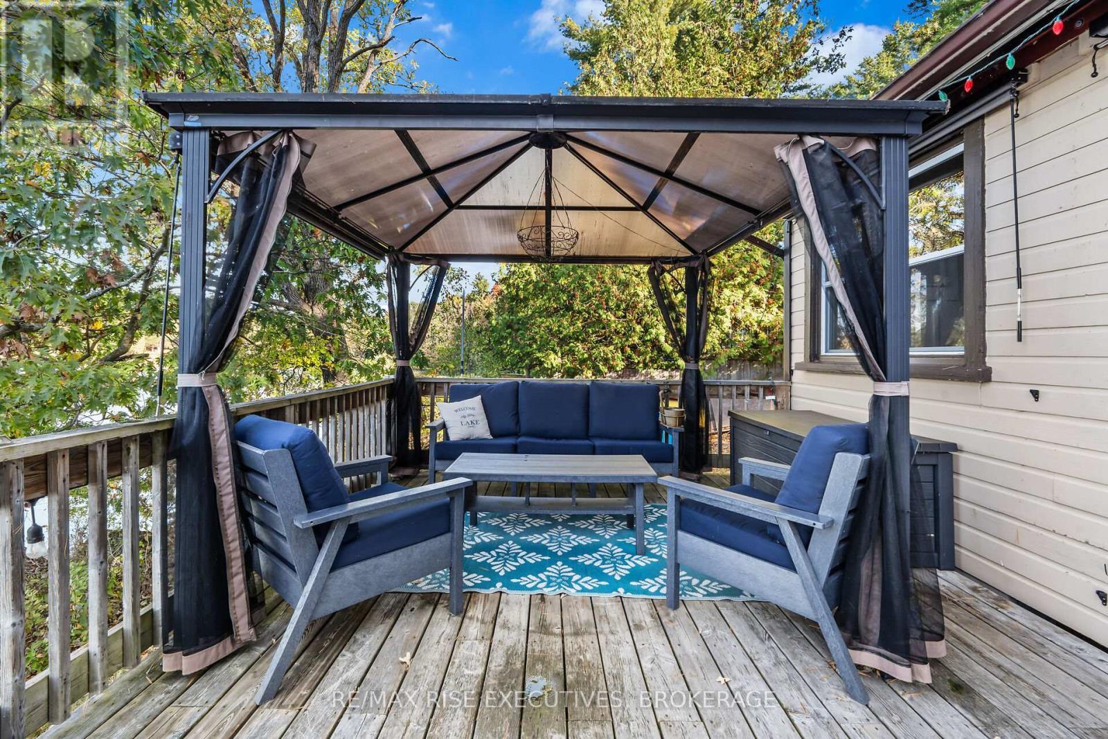 465K Lyndhurst Road, Leeds And The Thousand Islands, ON - Outdoor With Deck Patio Veranda With Exterior