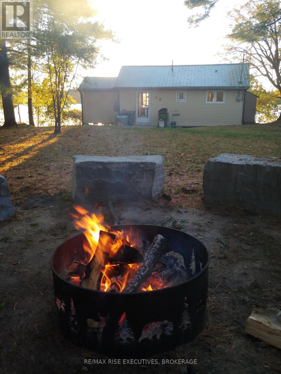 465K Lyndhurst Road, Leeds And The Thousand Islands, ON - Outdoor