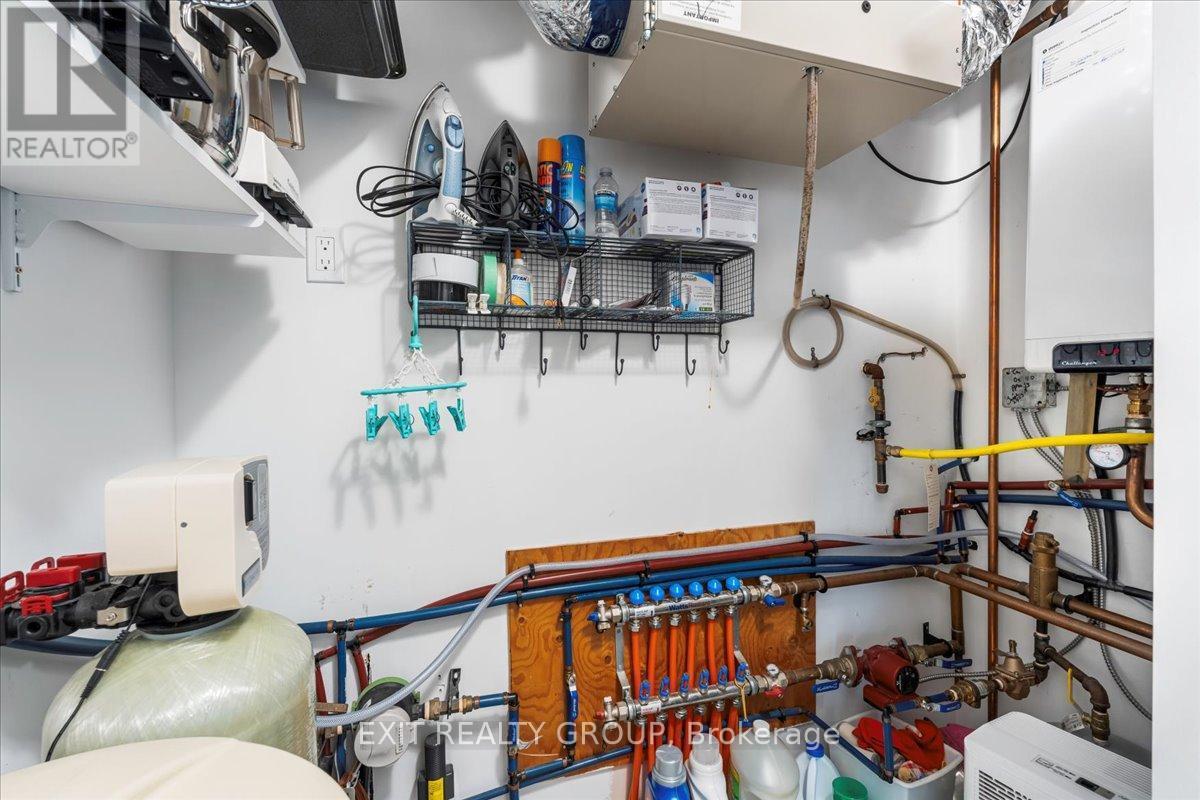 20 Gladstone Street, Madoc, ON - Indoor Photo Showing Other Room