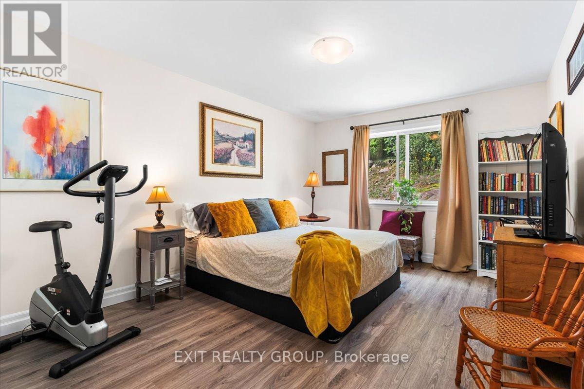 20 Gladstone Street, Madoc, ON - Indoor Photo Showing Bedroom