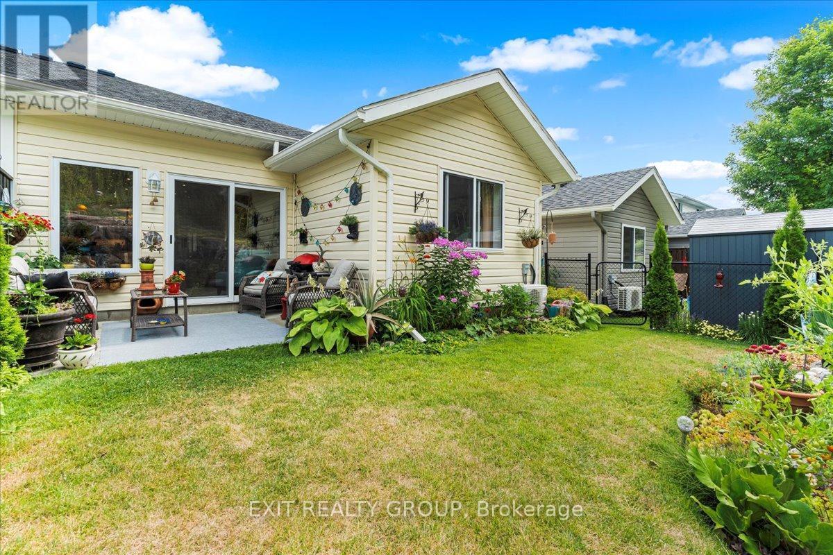 20 Gladstone Street, Madoc, ON - Outdoor
