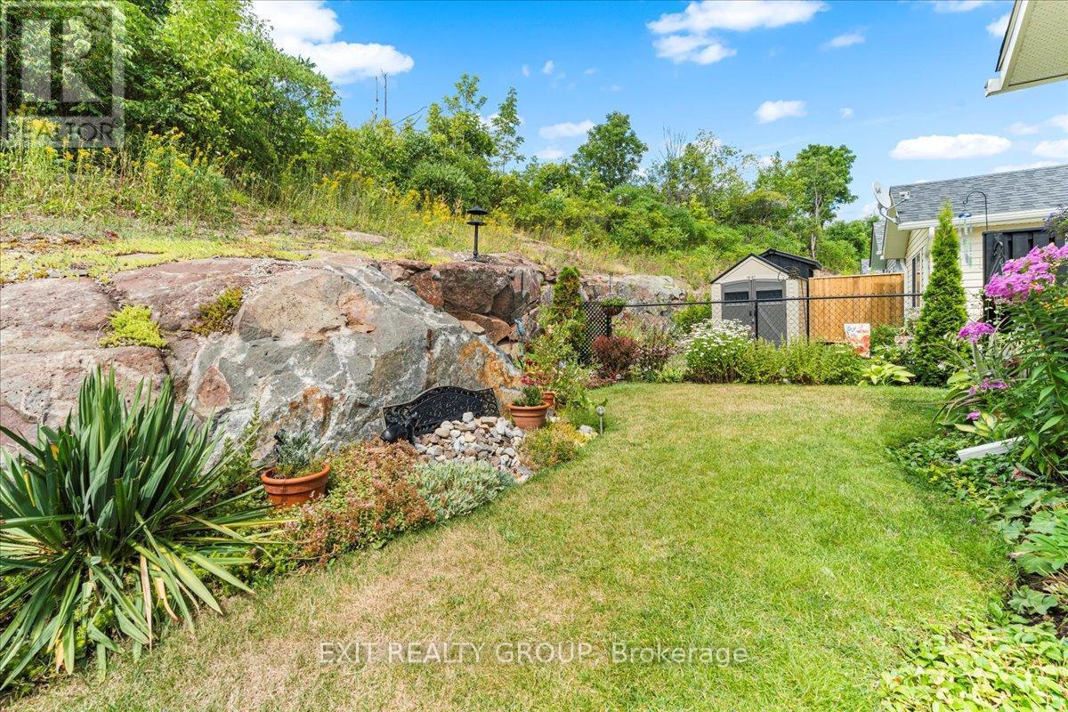 20 Gladstone Street, Madoc, ON - Outdoor