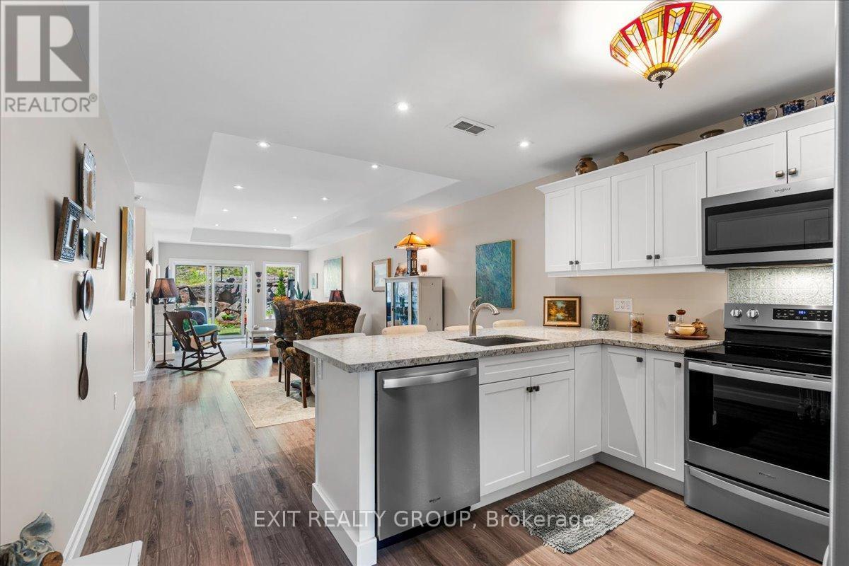 20 Gladstone Street, Madoc, ON - Indoor Photo Showing Kitchen