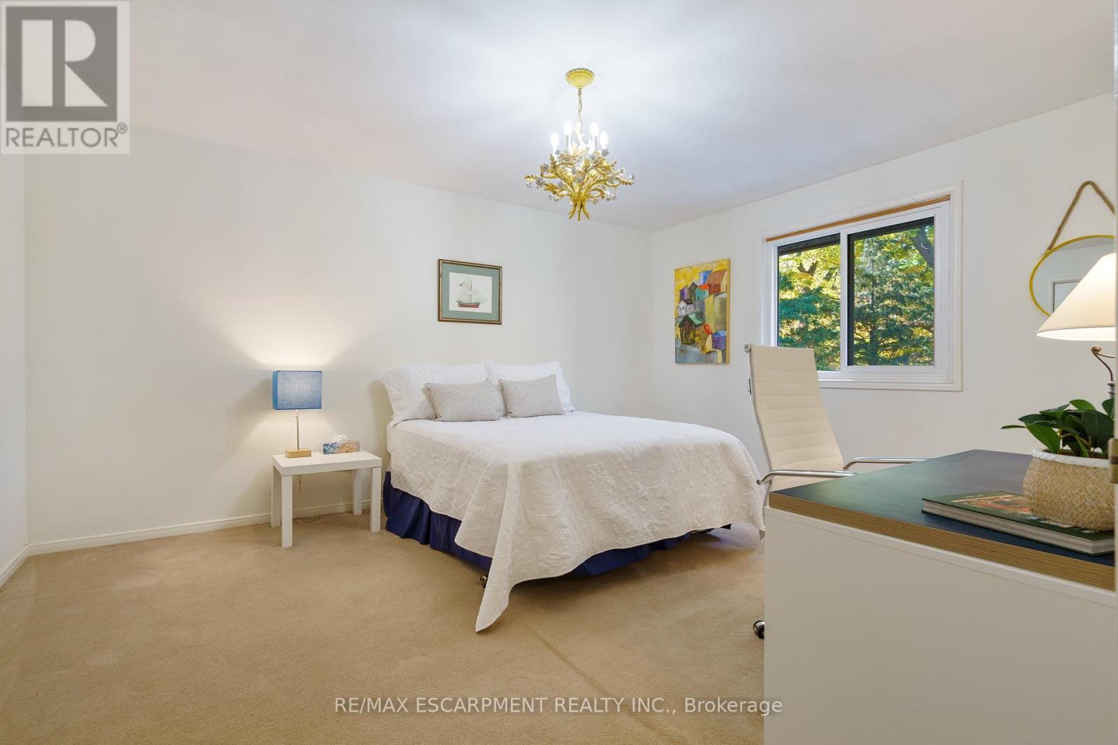 75 Terrace Drive, Hamilton, ON - Indoor Photo Showing Bedroom
