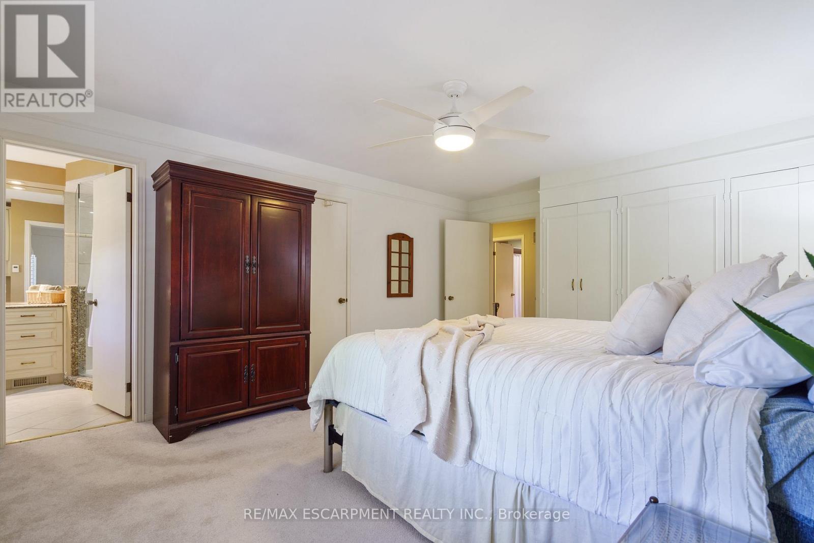 75 Terrace Drive, Hamilton, ON - Indoor Photo Showing Bedroom