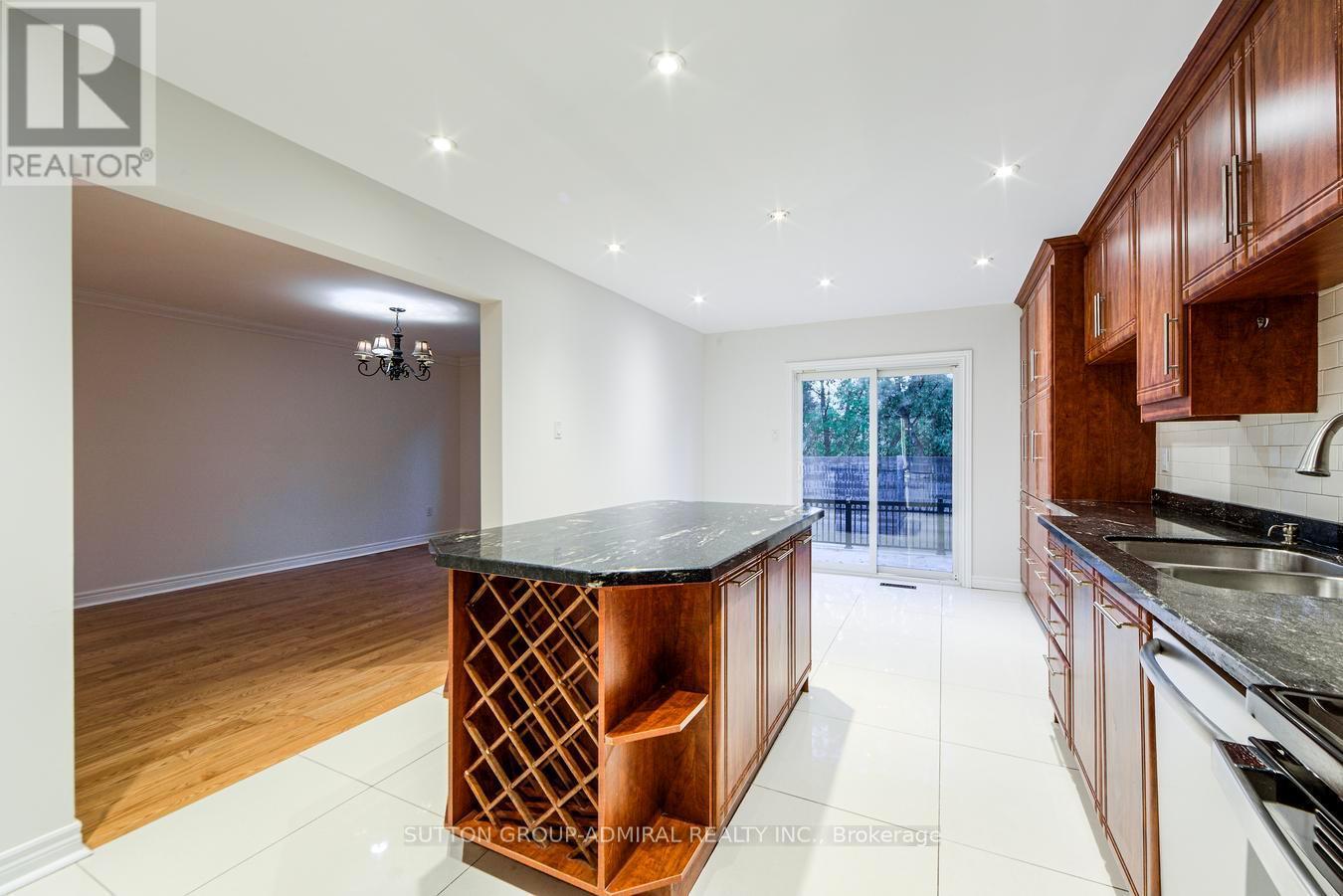 63 Croteau Crescent, Vaughan, ON - Indoor Photo Showing Kitchen With Double Sink