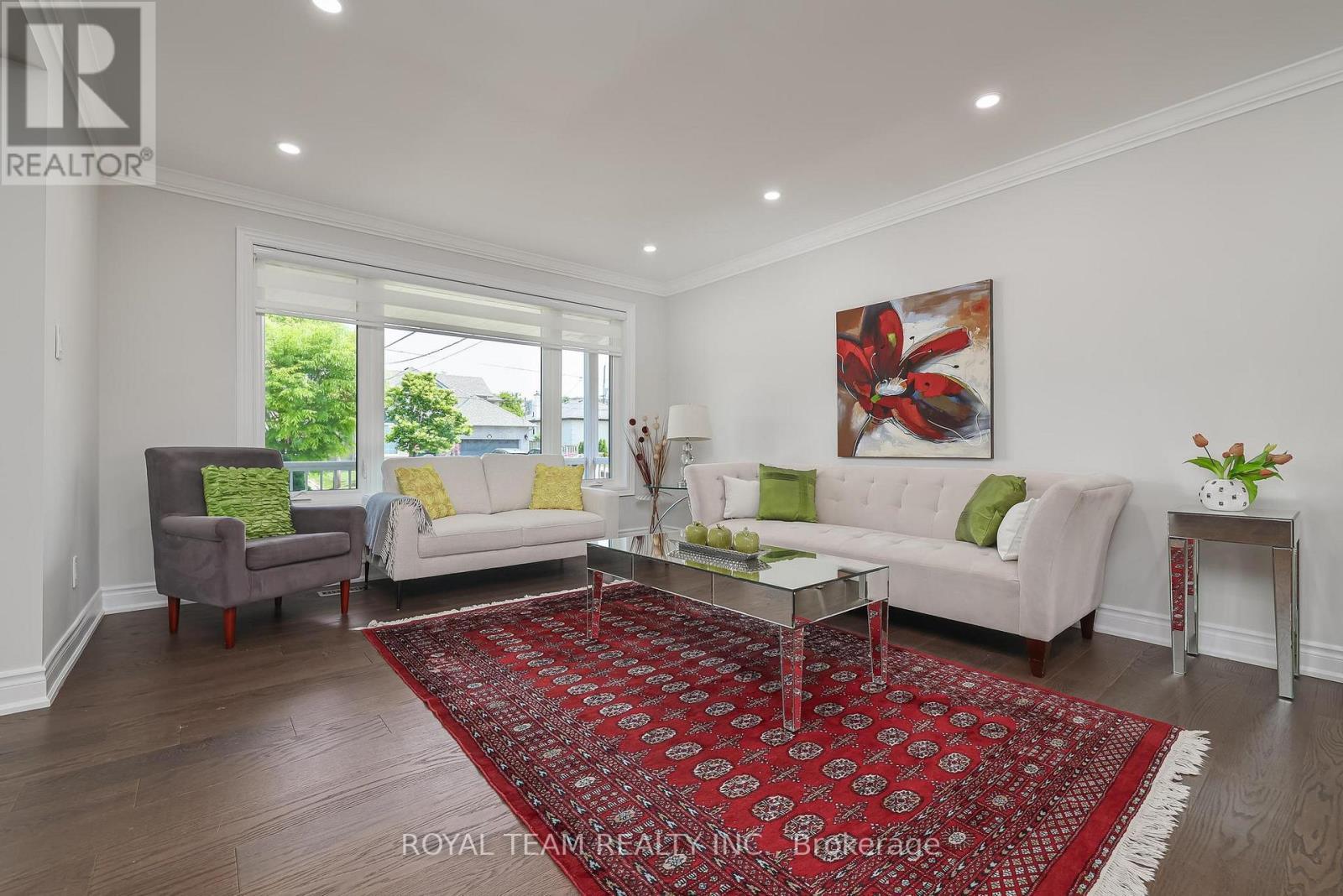 6 Crioline Road, Toronto, ON - Indoor Photo Showing Living Room