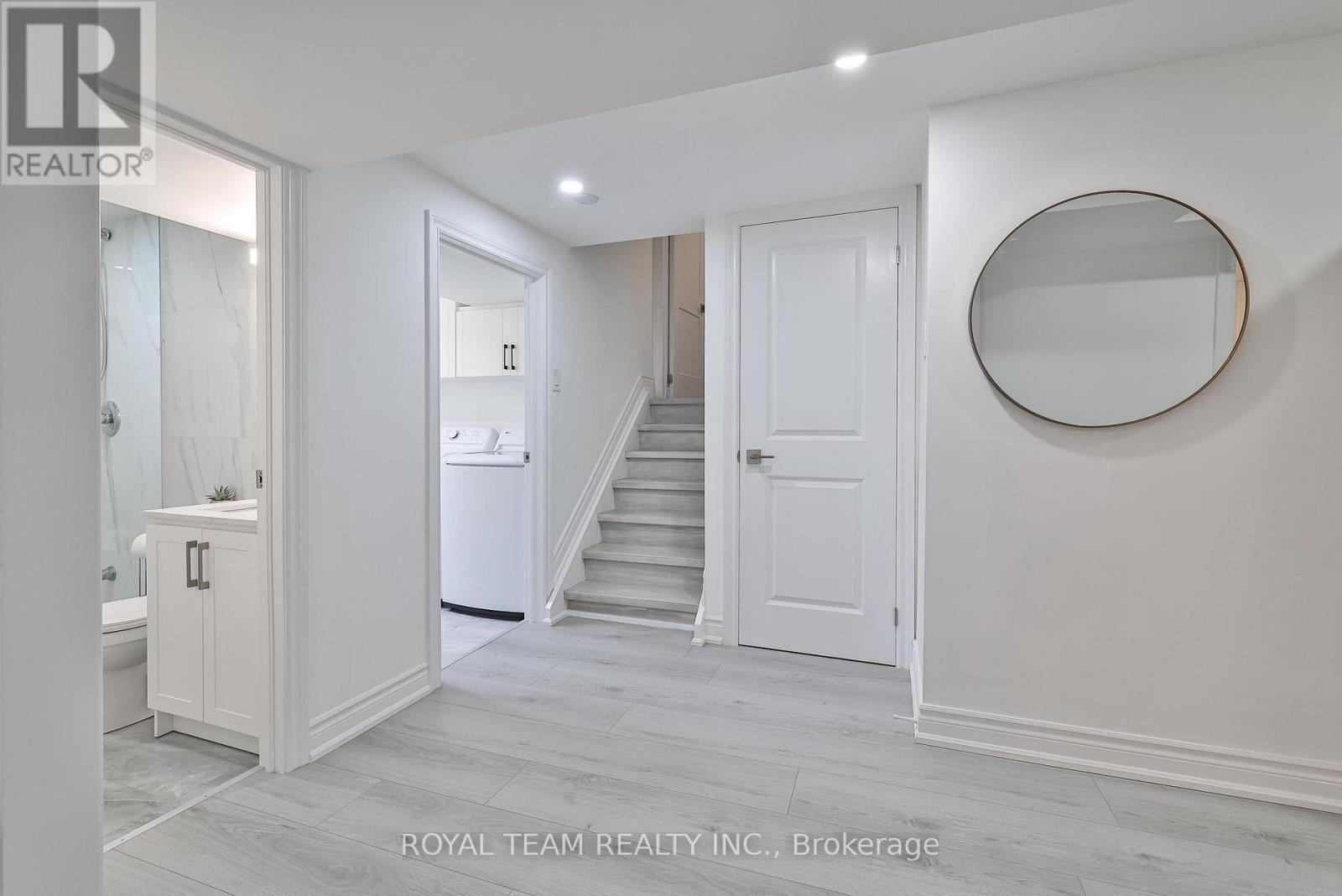 6 Crioline Road, Toronto, ON - Indoor Photo Showing Other Room