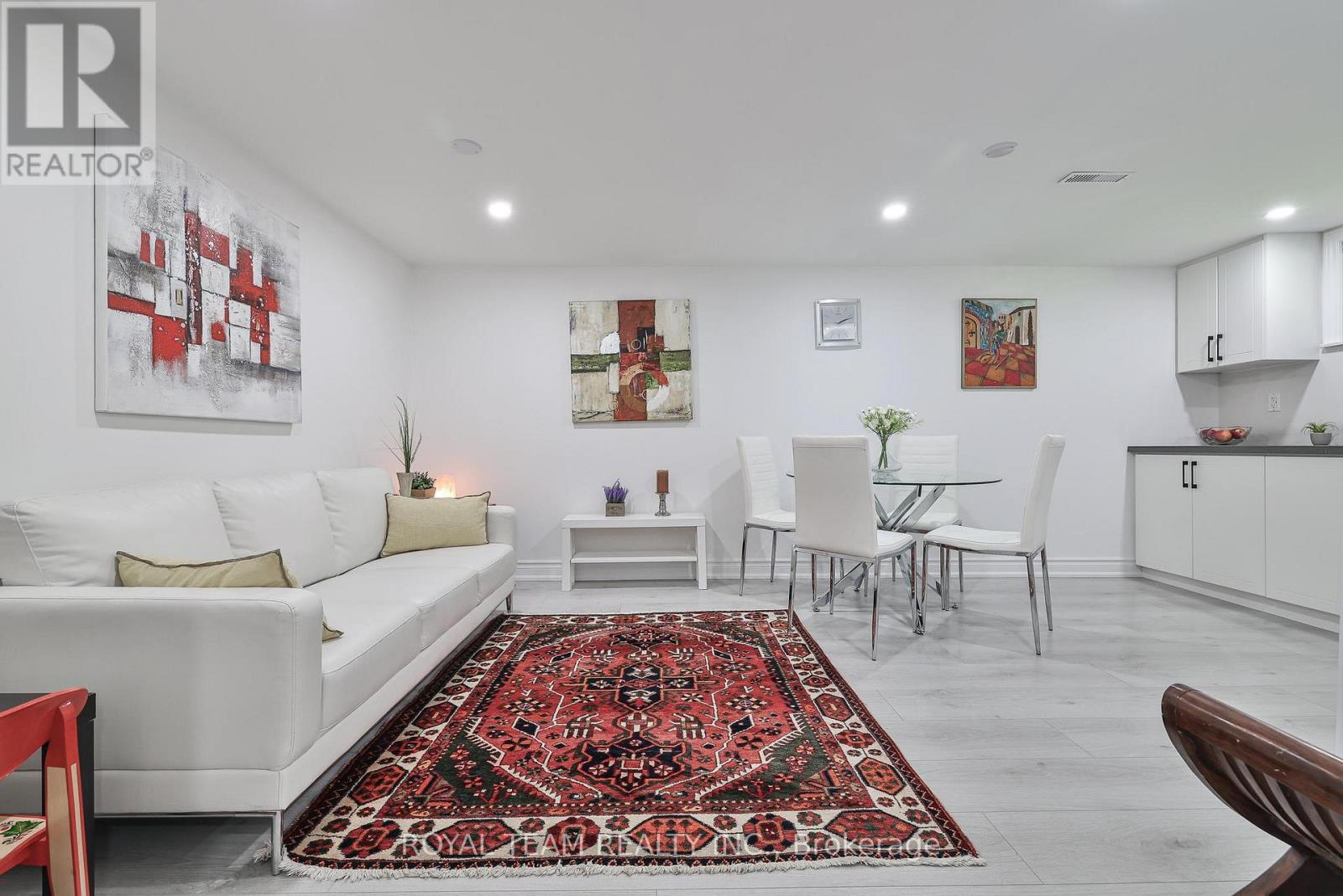 6 Crioline Road, Toronto, ON - Indoor