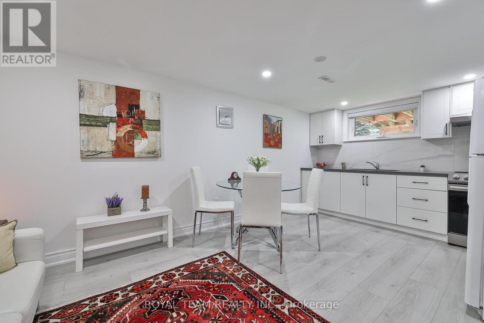 6 Crioline Road, Toronto, ON - Indoor