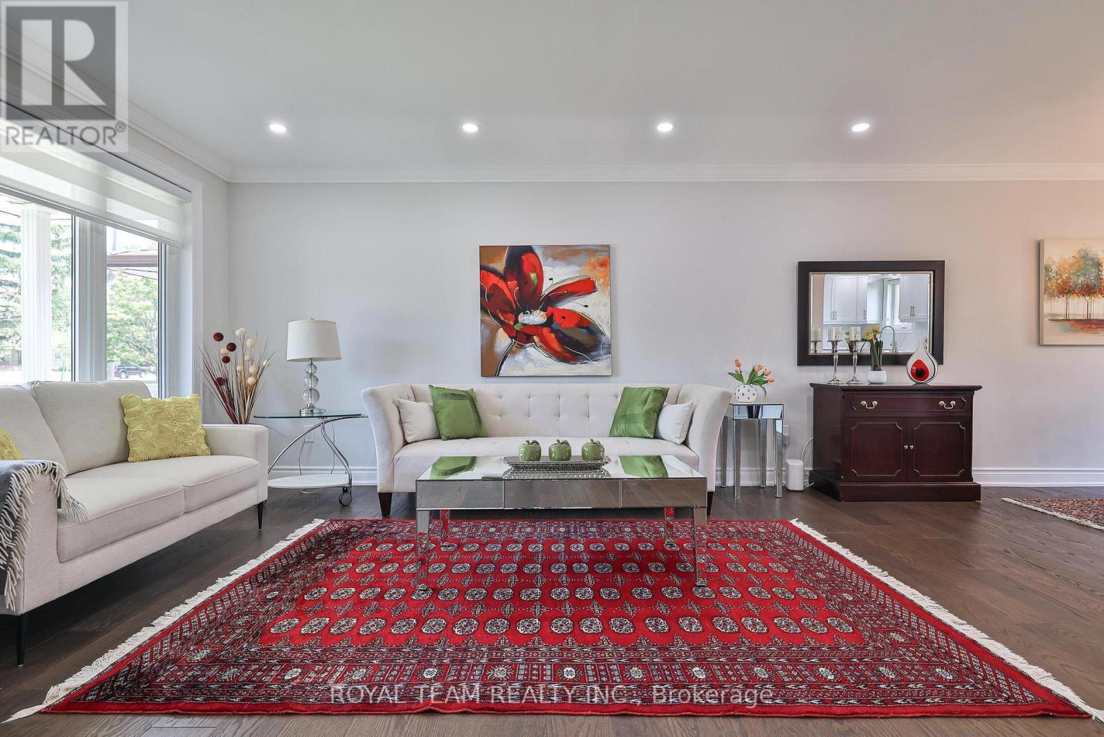6 Crioline Road, Toronto, ON - Indoor Photo Showing Living Room