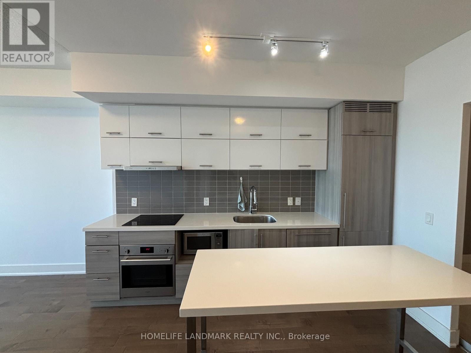 1208 - 8081 Birchmount Road, Markham, ON - Indoor Photo Showing Kitchen With Upgraded Kitchen