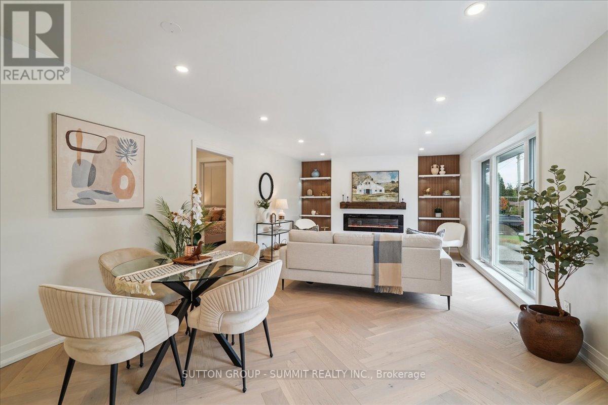 1391 Mountain Grove Avenue, Burlington, ON - Indoor Photo Showing Living Room