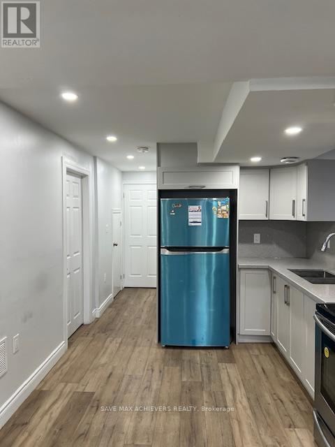 29 Herdwick Street, Brampton, ON - Indoor Photo Showing Kitchen