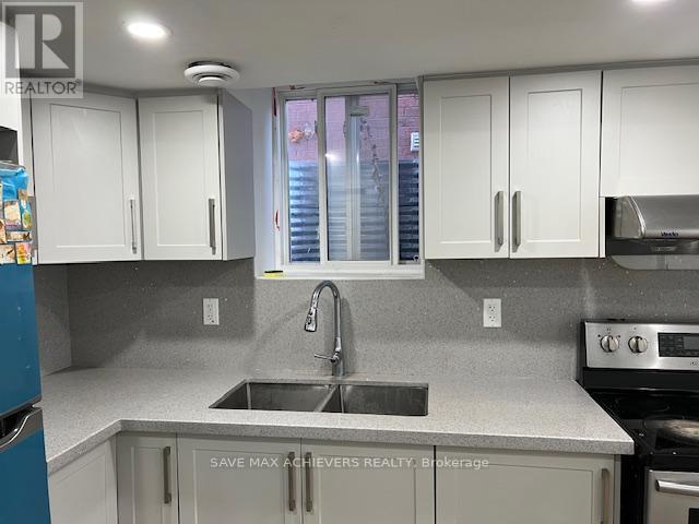29 Herdwick Street, Brampton, ON - Indoor Photo Showing Kitchen With Double Sink