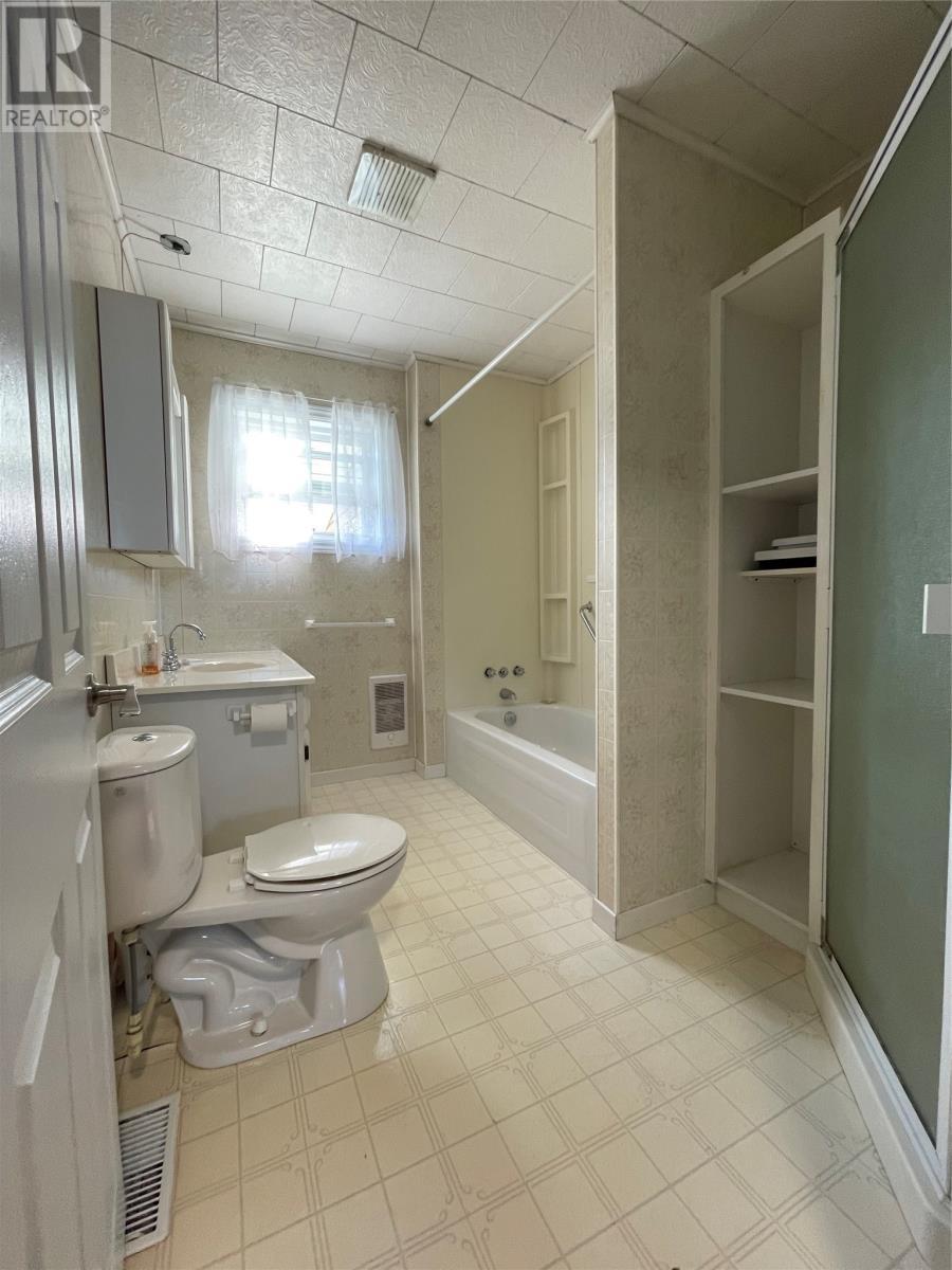 11 Nor West Bottom Road, Noggin Cove, NL - Indoor Photo Showing Bathroom