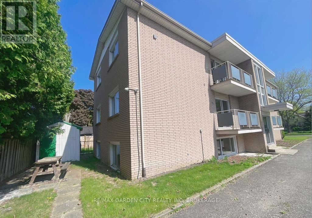 4 - 15 John Street, St. Catharines (Port Dalhousie), ON - Outdoor With Exterior