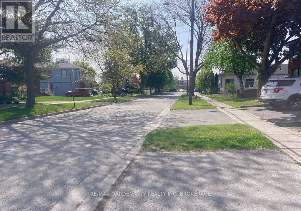 4 - 15 John Street, St. Catharines (Port Dalhousie), ON - Outdoor