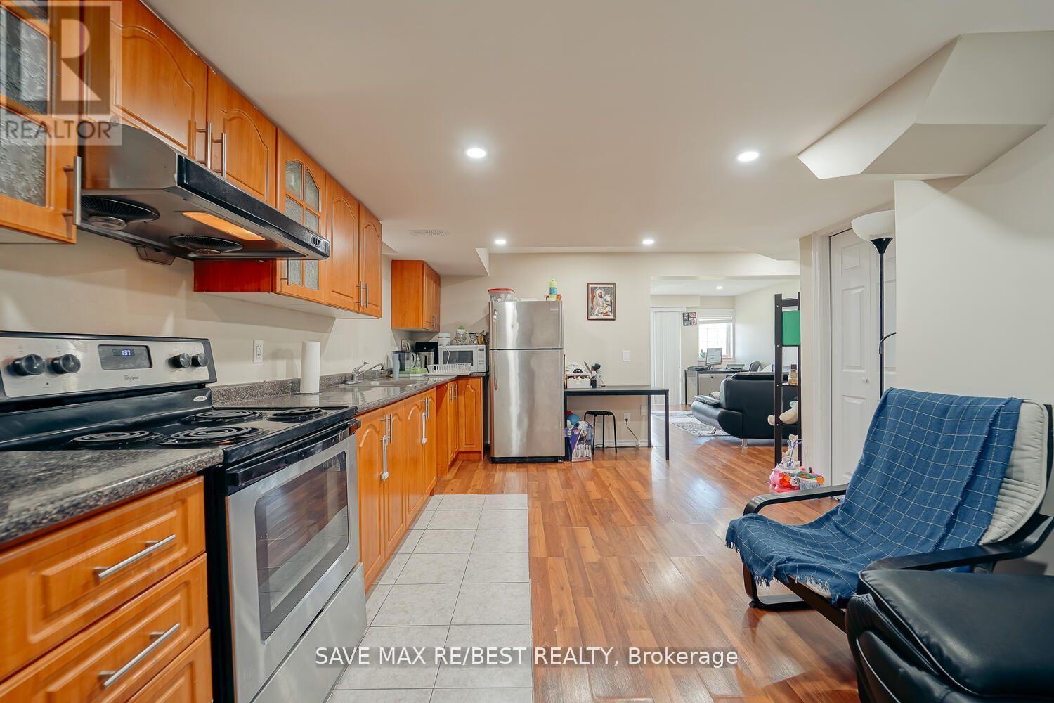 Bsmt - 22 Birch Tree Trail, Brampton, ON - Indoor Photo Showing Kitchen