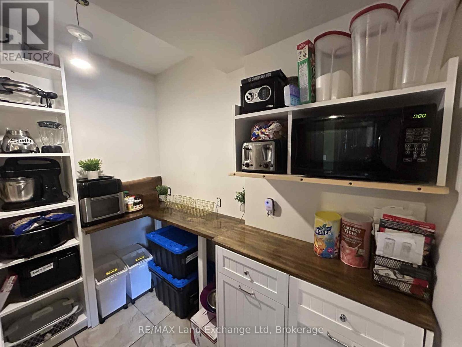 202 Union Street, North Huron (Blyth), ON - Indoor