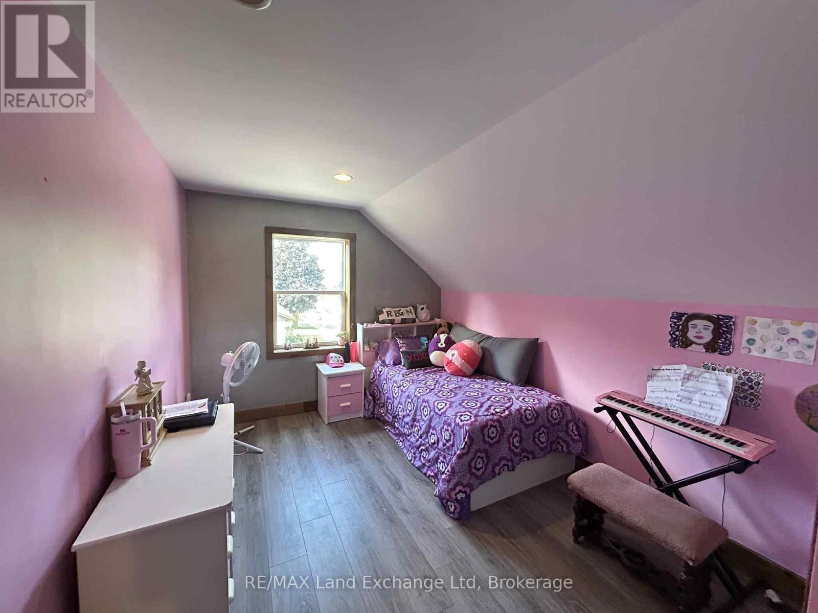 202 Union Street, North Huron (Blyth), ON - Indoor Photo Showing Bedroom