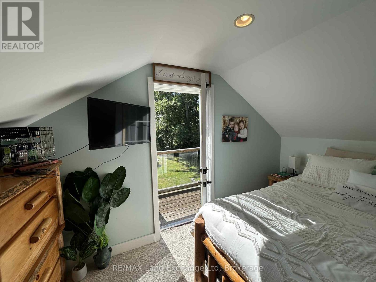 202 Union Street, North Huron (Blyth), ON - Indoor Photo Showing Bedroom